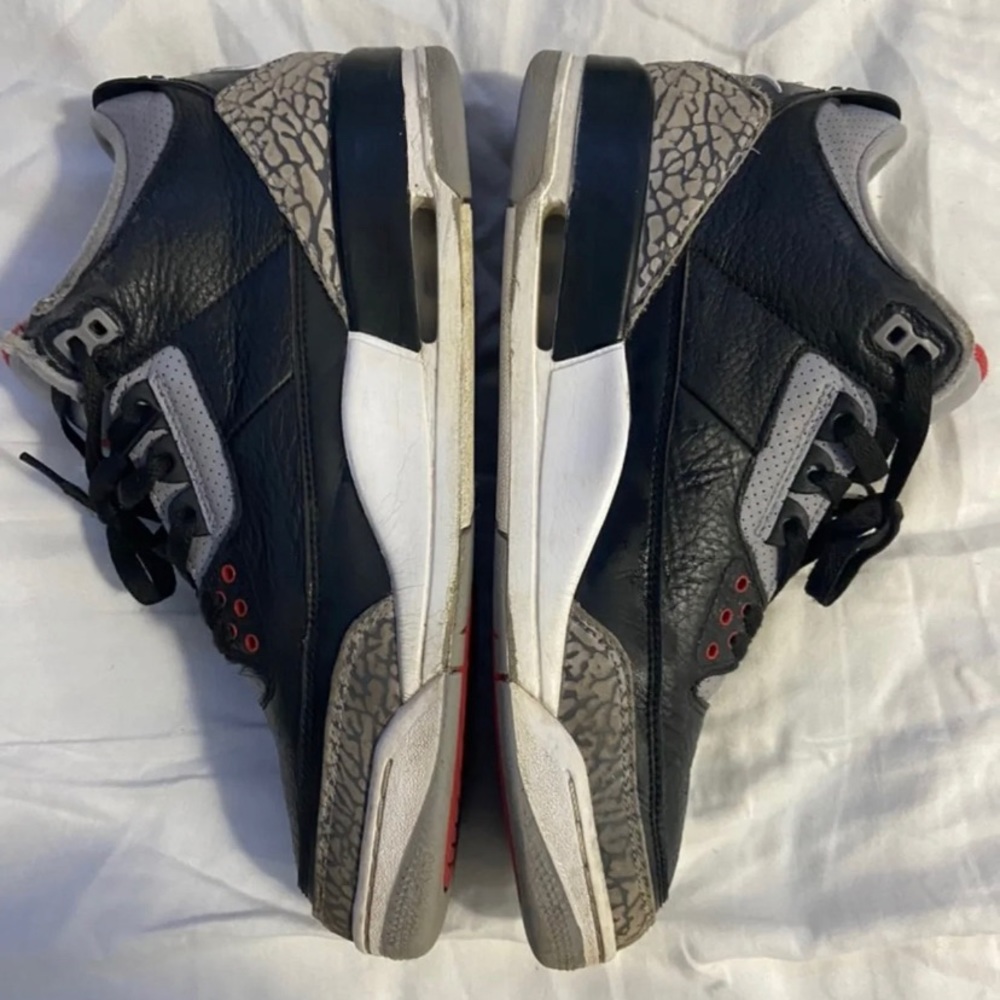 Jordan 3 black cement (2018)